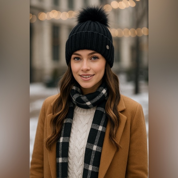 🖤 NWT Steve Madden Black Knit Pom-Pom Beanie | Faux Fur | Cozy Winter Hat - Picture 1 of 5
